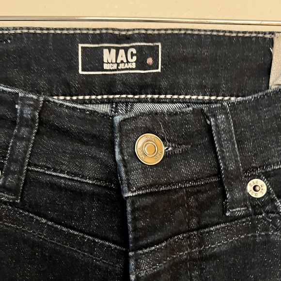 MAC Rich Jeans crop style with gold side zipper. - Picture 4 of 10